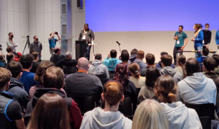 TYPO3 Camp Mitteldeutschland: Senior PHP-Entwickler Thomas präsentiert