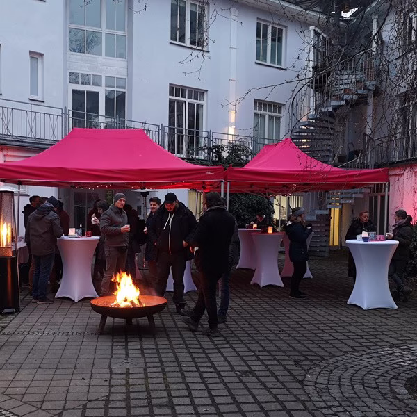 Neujahrs-Glühen 2023: Feuerschale, Gäste