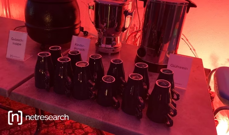 Netresearch Neujahrs-Gluehen 2025: Buffet mit Glühwein und Kinderpunsch